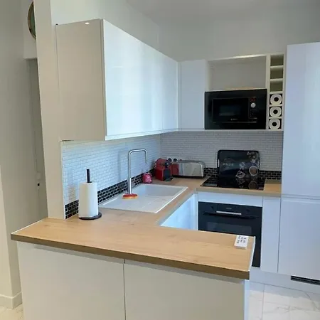 Palais Du Soleil Dans Un Immeuble Art Deco *